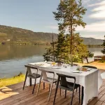 Modern With Panoramic Views * Honefoss