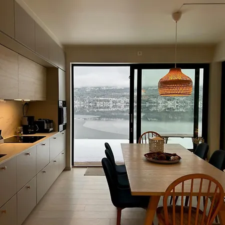 Modern With Panoramic Views Feriehus *
