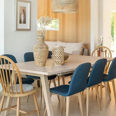 Modern With Panoramic Views 度假居 *