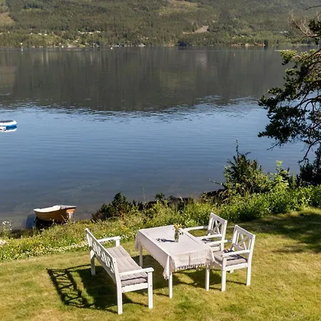 Modern With Panoramic Views Feriehus Berg (Ringerike)