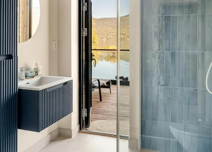 Modern With Panoramic Views