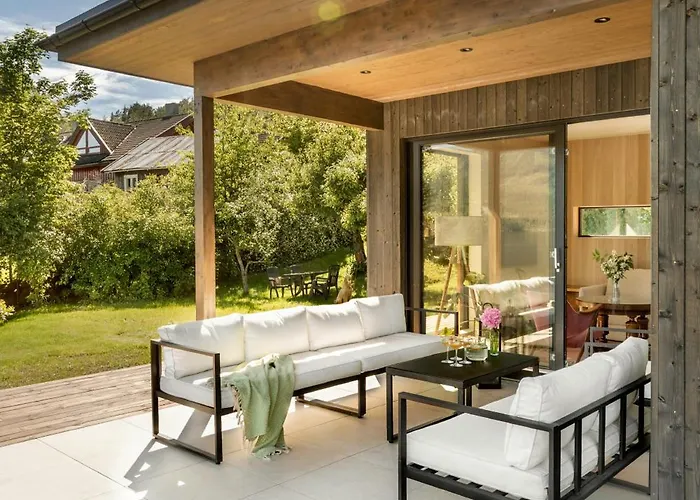 Modern With Panoramic Views