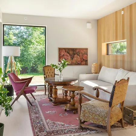 Modern With Panoramic Views
