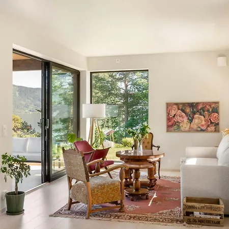 بيت للعطل Modern With Panoramic Views